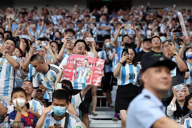 阿迪达斯再次赢得年轻人的喜爱