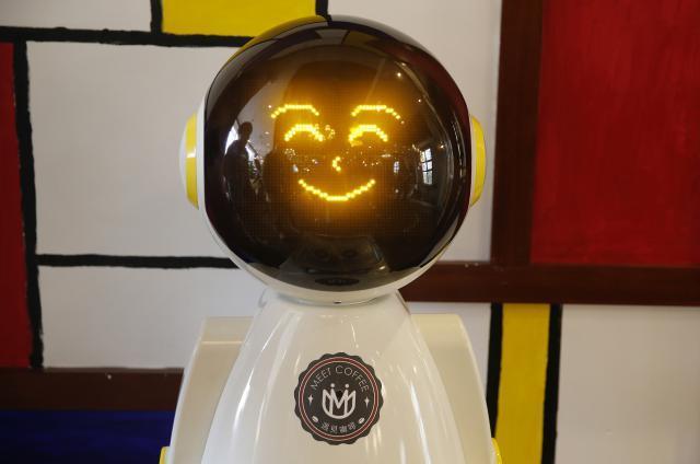 餐饮机器人：默默失宠？