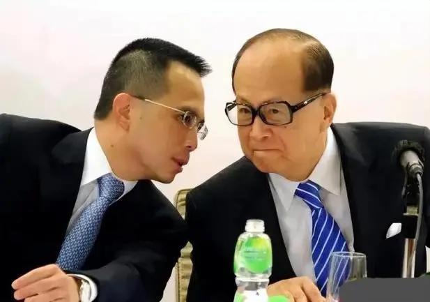 李嘉诚老去，豪门巨变
