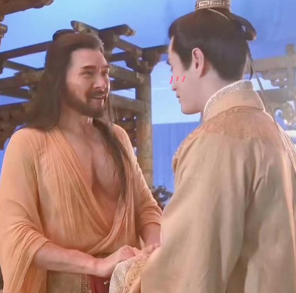 一把年纪，开始脱衣服？