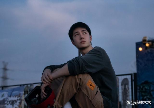 《热烈》票房扑街，大鹏采访黑脸，王一博粉丝和片方开撕