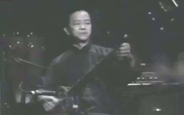 他要是没进精神病院，贵圈不至于如此