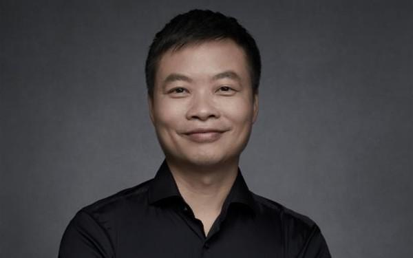 何小鹏表现出了领导风范，成为了传福的带头大哥，小鹏将继续推进电动化进程。