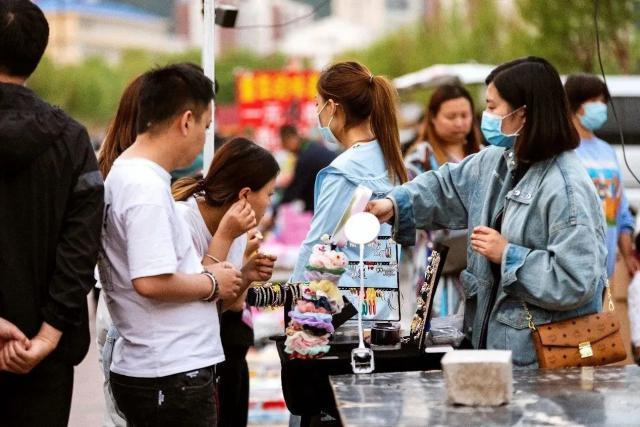 社交新模式：时尚市集改变你的社交方式