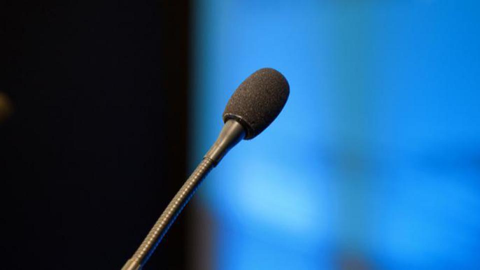 拜登正式签署对华投资限制行政令，外交部、商务部回应