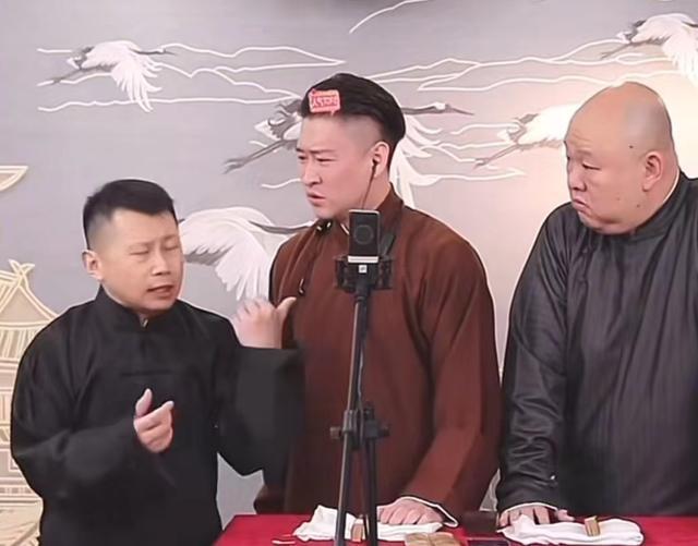 曹云金何云伟同框直播超10万观看量，留言已东山再起评论