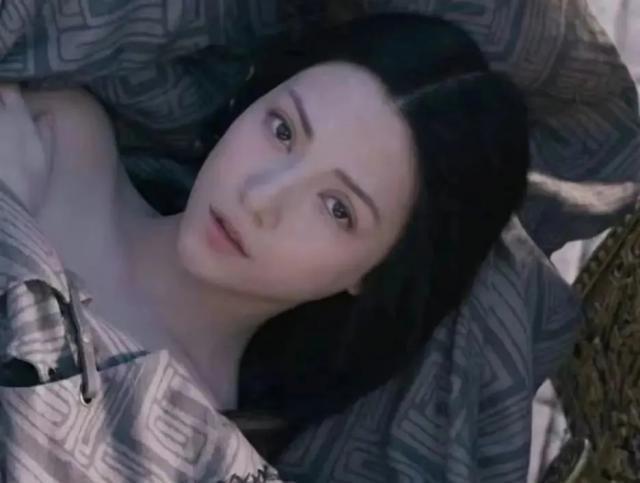 新人妲己娜然，差点就当了成龙儿媳妇？