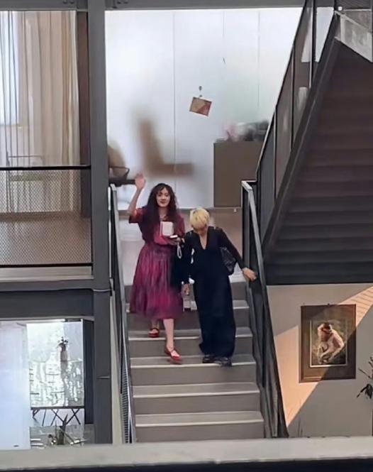 偶遇上官喜爱傅如乔面试泰创 二人此前曾参加《青你2》