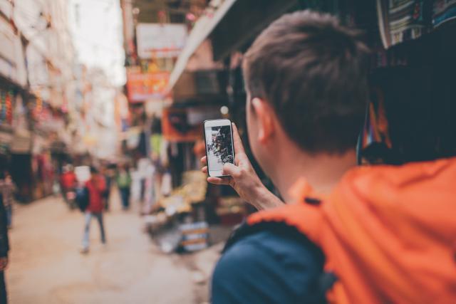 错过影院、酒店的复苏，现在你该盯一下旅游板块了