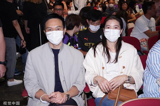 温拿五虎演唱会举行尾场 张智霖袁咏仪等到场观看