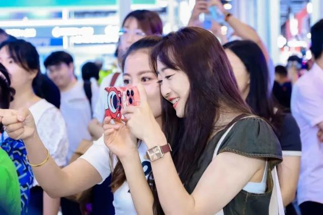 跟AI打工，贫困县也能月薪7000