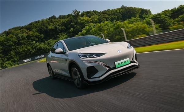 价格战又开打 特斯拉Model Y降价Model 3获保险补贴