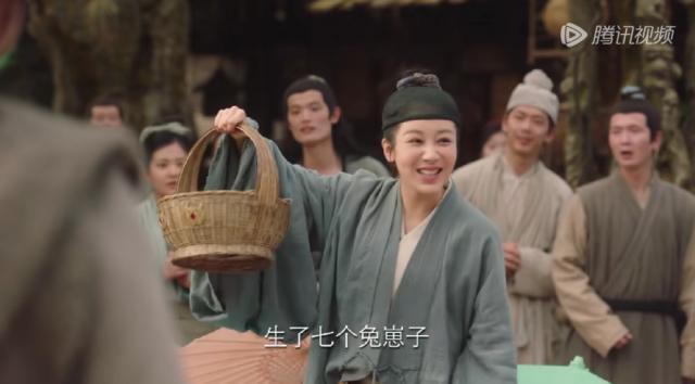 全网追上头，她凭什么爆火？