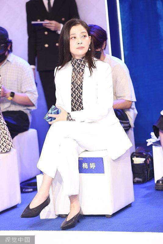 “温拿情不变说再见演唱会”举行 谭咏麟率五虎开唱