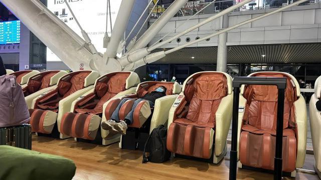 按摩变折磨，共享按摩椅惹众怒？