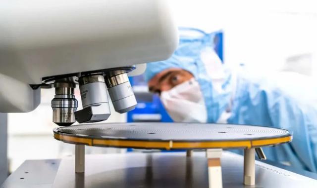 OPPO Watch4 Pro旗舰智能手表配置曝光，搭载骁龙W5 BES2700