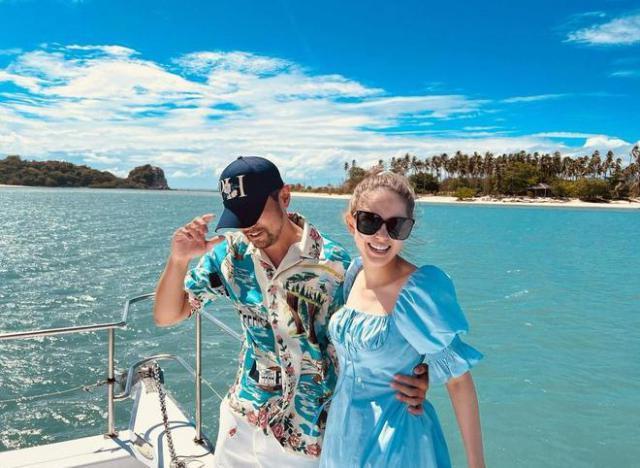 周杰伦喊昆凌三宝妈引婚变猜测，晒父子照称三宝爸又惹争议