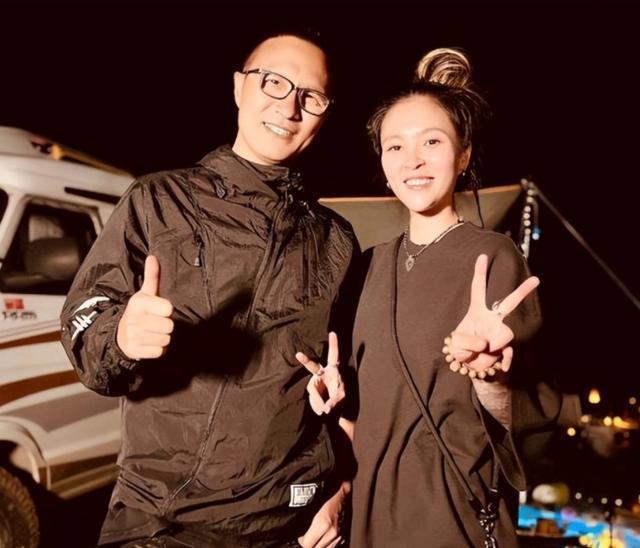 汪峰带女儿为爱徒庆生，女方老公刚去世两月太心酸