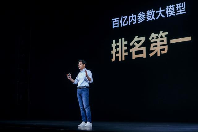 卷入大模型，手机厂商的新叙事