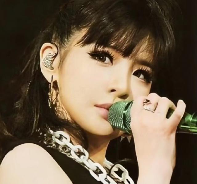 她曾是YG的“芭比娃娃”，现在却遭非议！网友：这姐咋了