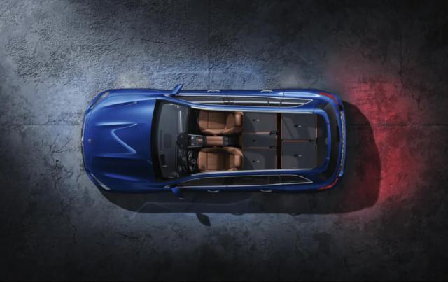 新款奔驰 GLB 8 月 25 日上市：全新设计、2.0T 动力