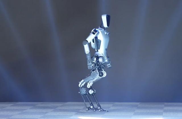 比特币短线跌破2.6万美元，超17万人爆仓，凌晨为何发生“瀑布”了？