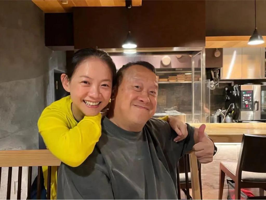 70岁曾志伟被曝住院开刀！女儿曾宝仪发声