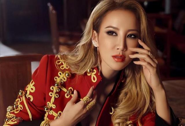 杨坤学员为李玟发声！否定50万转椅子肯定合同传闻