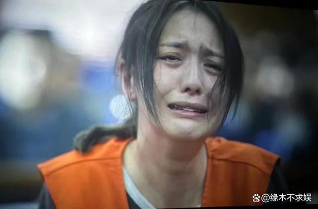 40岁佟丽娅成都路演引质疑，生图皱纹多，全程无精打采态令人担忧