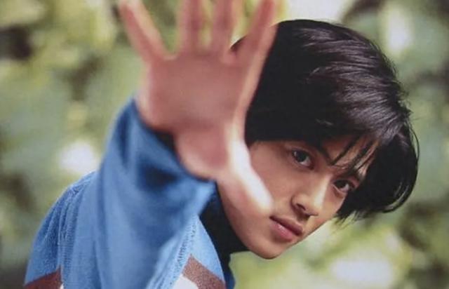 顶流偶像衰落记，他够倒霉的