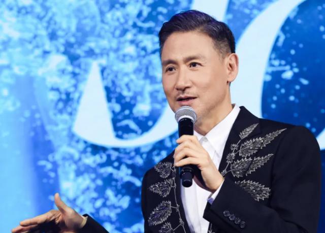 张学友演唱会票价高惹争议，花两千块还要坐山顶？