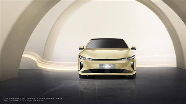 一图看懂LED背光、MiniLED背光和OLED显示器差距