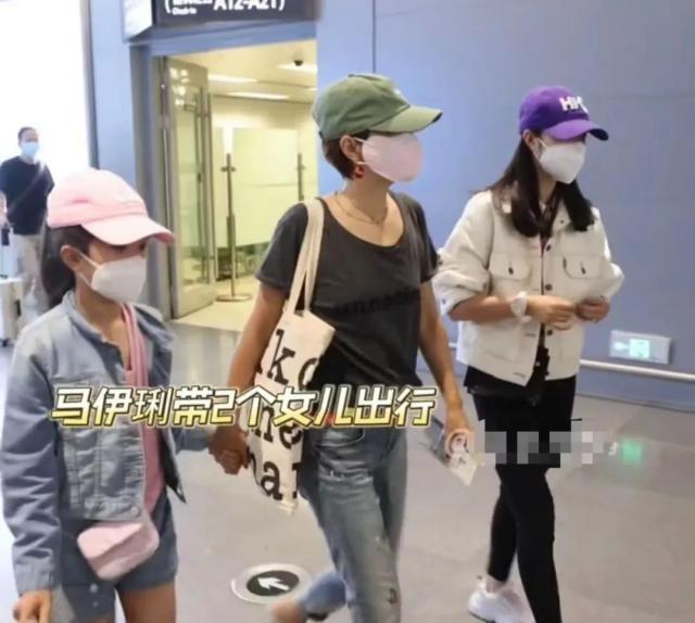 马伊琍一家五口露面！爱马近170高颜值似爸，文章显落寞