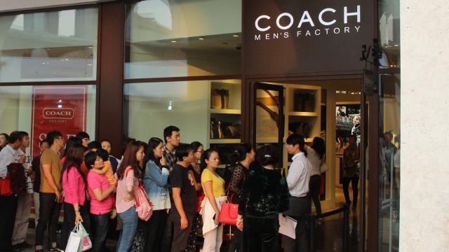 轻奢画的饼，中产吃不下了