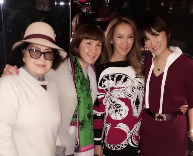 李玟母亲带女儿们回武汉！正物色墓园，CoCo或葬老家