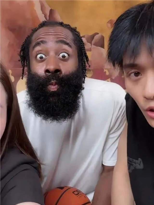 起底抖音第一网红疯狂小杨哥