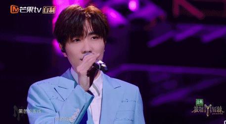 ?被萧敬腾批评老旧，转幕后捧红近百人，“非主流”徐良杀回来了