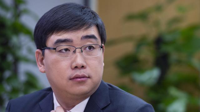 滴滴放弃造车，何小鹏接手