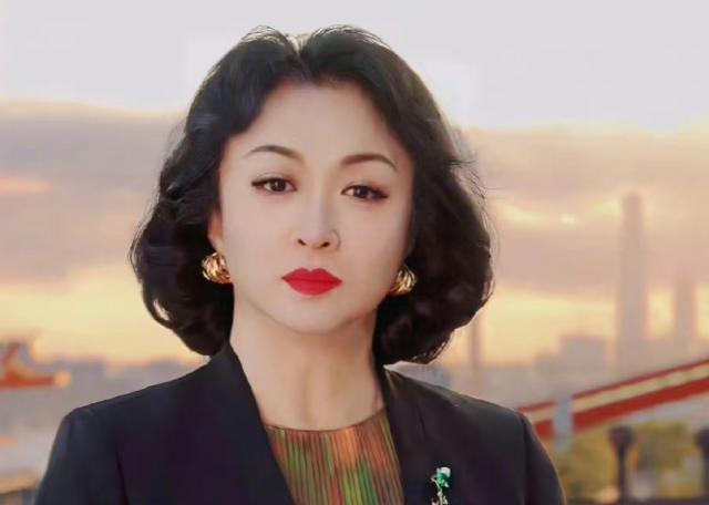 金星回法国定居避风头，消瘦模样又变男相，被偶遇穿金戴银