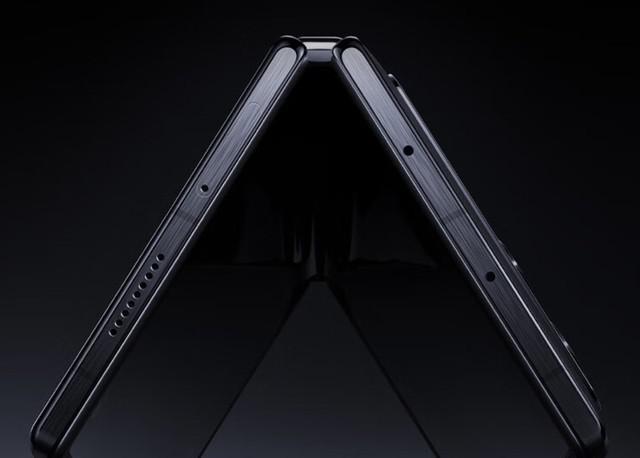 微博CEO试用小米MIX Fold 3：配置齐全没有明显的短板