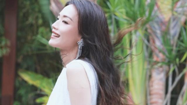 47岁舒淇，身材逆天了