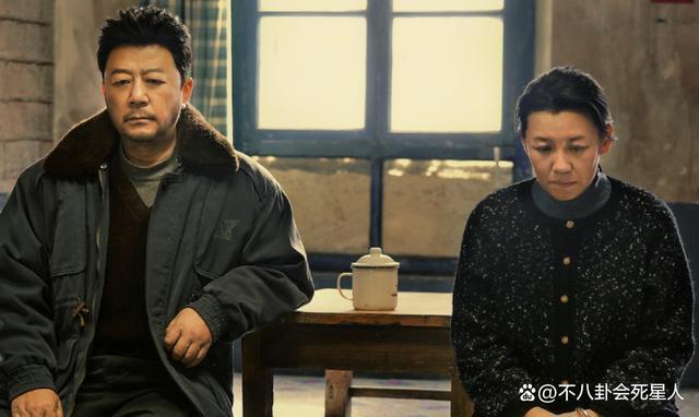 细节用心的年代大剧！演员不化妆，毛衣起球，男主“拖后腿”