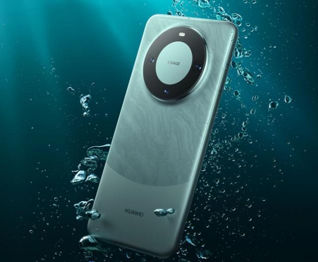 华为商城今日开启 Mate 60 Pro 手机订金预售，9 月 10 日付尾款