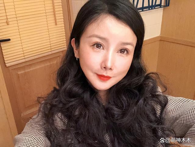 《血色恋情》知情人发声！孙菲菲所言如实，导演威胁剧组人员