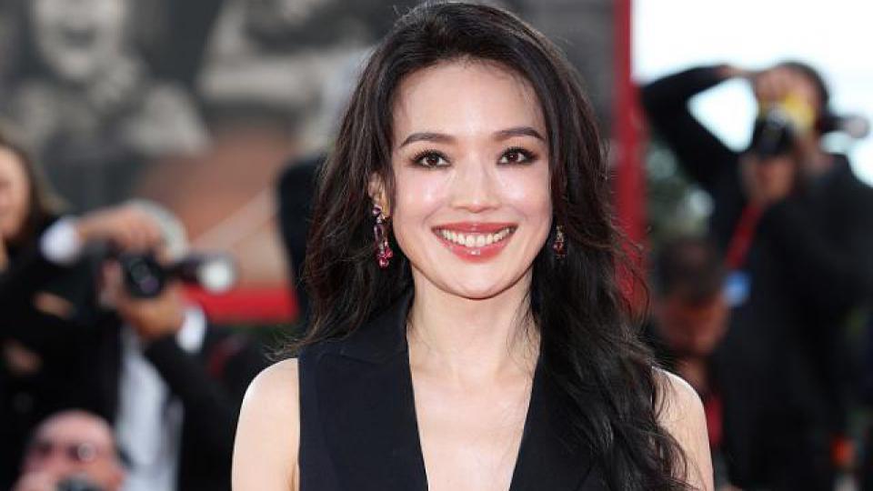 第80届威尼斯电影节 舒淇费翔李梦亮相开幕红毯