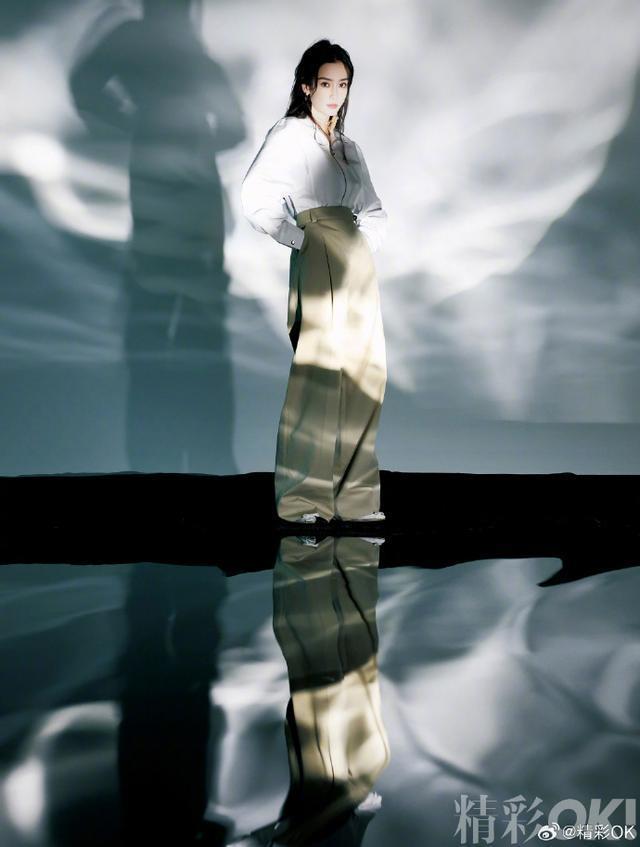 Angelababy流光陨石封面大片，身形优越诠释高级写意感