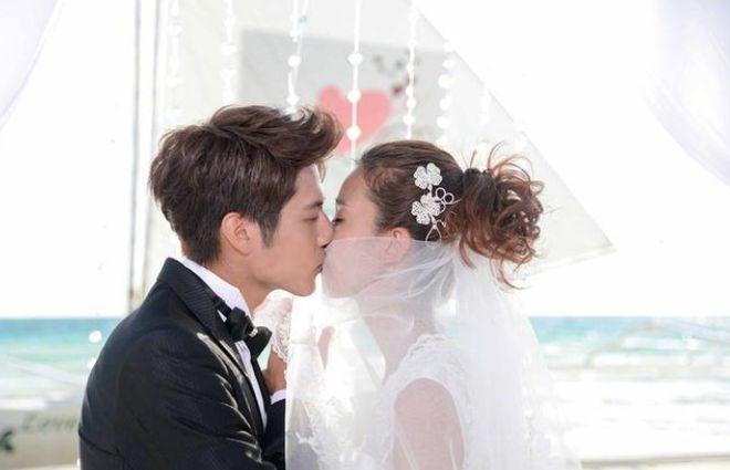 娱乐圈再传喜讯！明星情侣领证结婚，恋爱长跑9年
