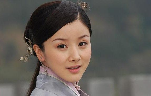 这个血腥大瓜，背后信息量也太大了。