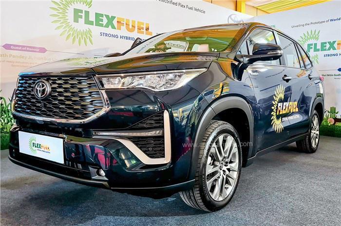 丰田推出世界首款乙醇纯电混动汽车 Innova Hycross Flex-fuel