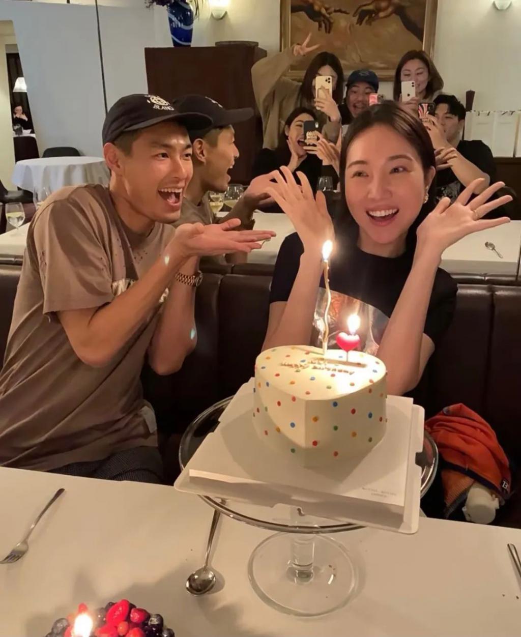 未婚先孕，三年二胎，这对明星夫妻太甜啦